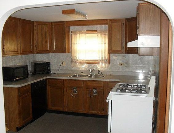 3rd image of 2312 Greengold St