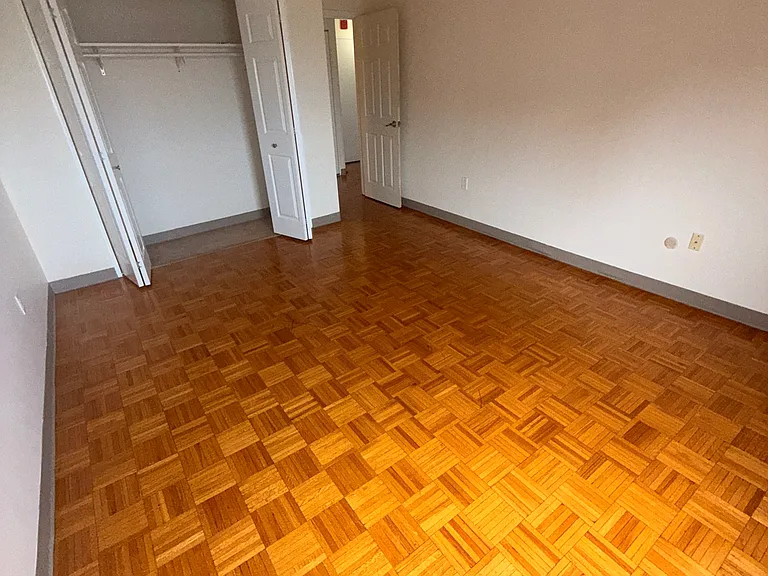 1025 Hancock St #12D — Photo 10