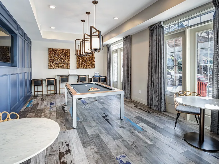 Resident Lounge with Wi-Fi and Pool Table