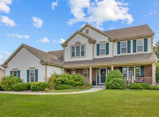 812 Sutton Dr, Eagle, WI 53119