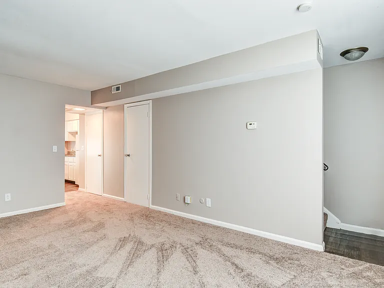 Fox Hunt Apartments — Photo 44