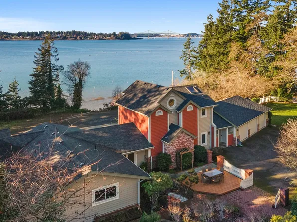 93906 Kirkendall Ln, North Bend, OR 97459