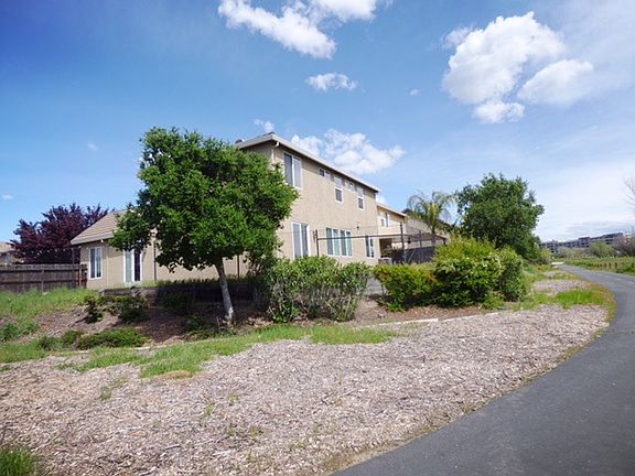 3rd image of 28 Castaic Ct