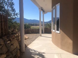 1001 Calle Dorthia, Santa Fe, NM 87506