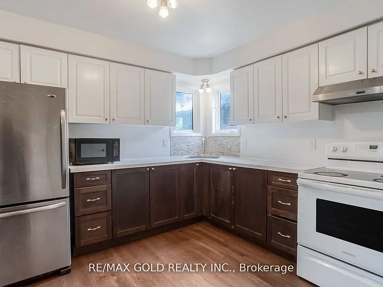 222 Fleming Dr — Photo 10