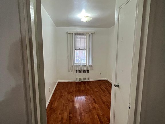 5th image of 194 Bay 40th St #2F