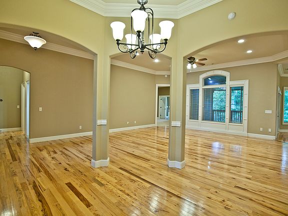 4th image of 1302 NE Fairwinds Dr
