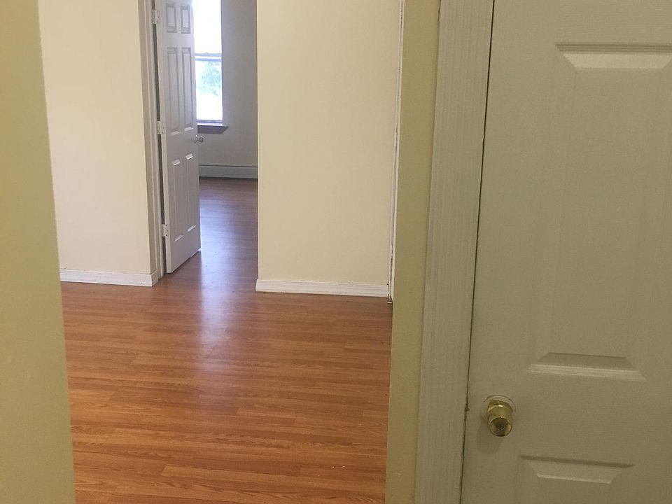 1st Unit Living Room
