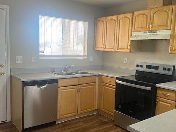2nd image of 807 Lawry Ave