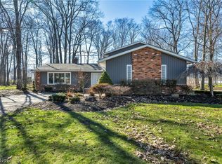 6458 Foxboro Dr, Mayfield Village, OH 44143