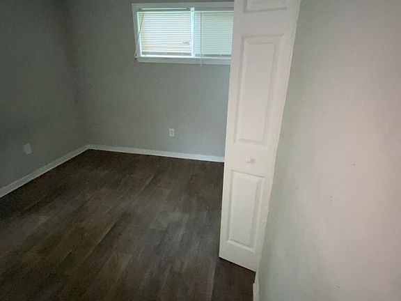 5th image of 928 Palm St