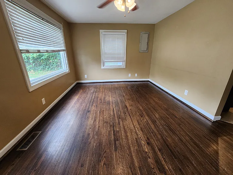 3711 Burrus St — Photo 3