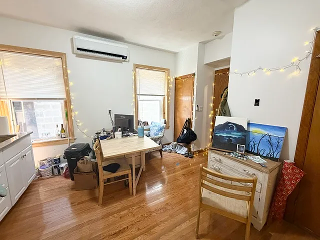 Building Photo - 206 Hanover St #3