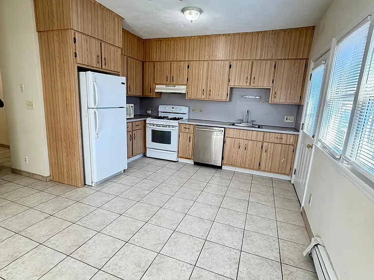 30 Courtland St #1 — Photo 1