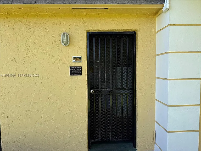 5168 NE 6th Ave #407 — Photo 40