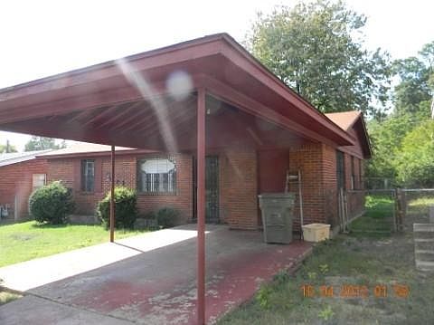 2nd image of 2611 Darlene St