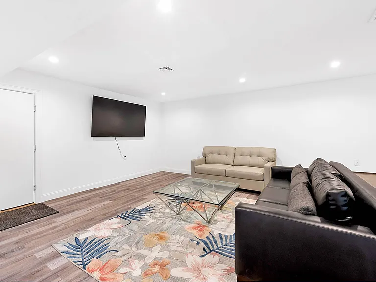 28 Dartmouth Rd — Photo 28