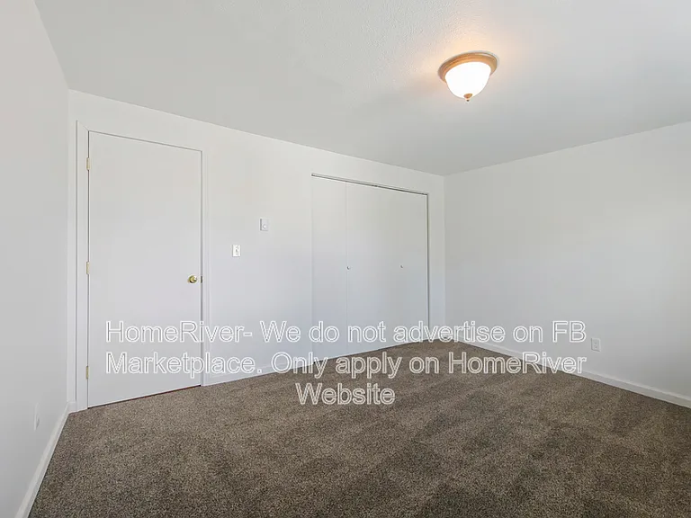3211 S Regal St #5 — Photo 10
