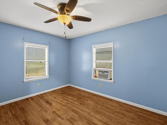 5th image of 206 Lone Star Rd