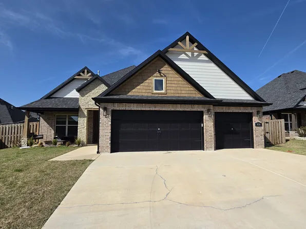 1430 Paragon Dr, Centerton, AR 72719