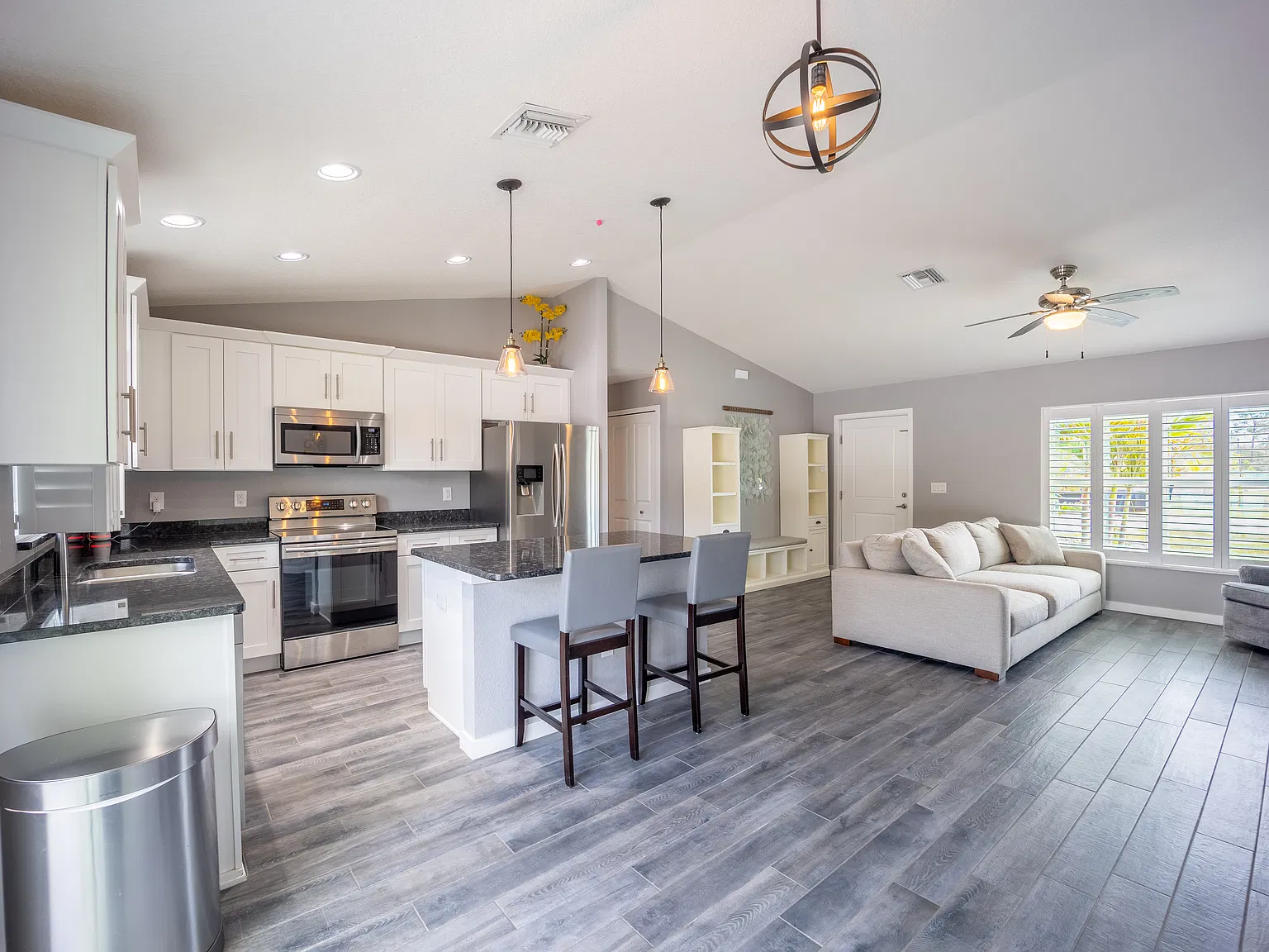 3 bed, 1300 sqft, $2,050 — Photo 4