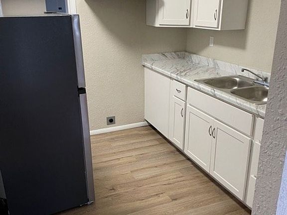 4th image of 102 N 5th St #11