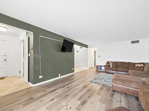 3rd image of 9808 S Karlov Ave APT D