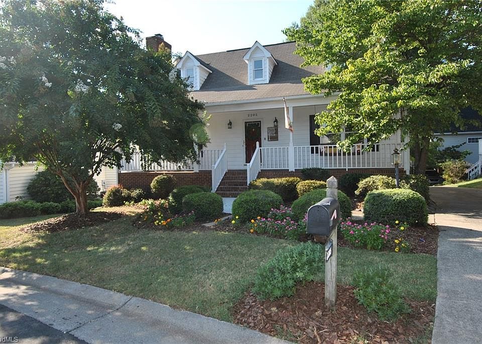 1st image of 2205 King George Ct
