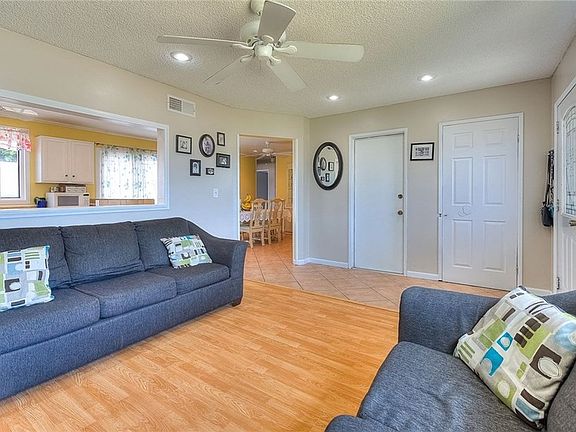2nd image of 612 W Eucalyptus Ct