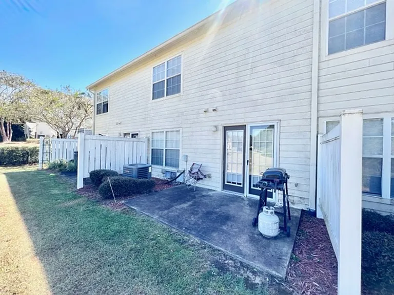 703 Majestic Dr — Photo 16