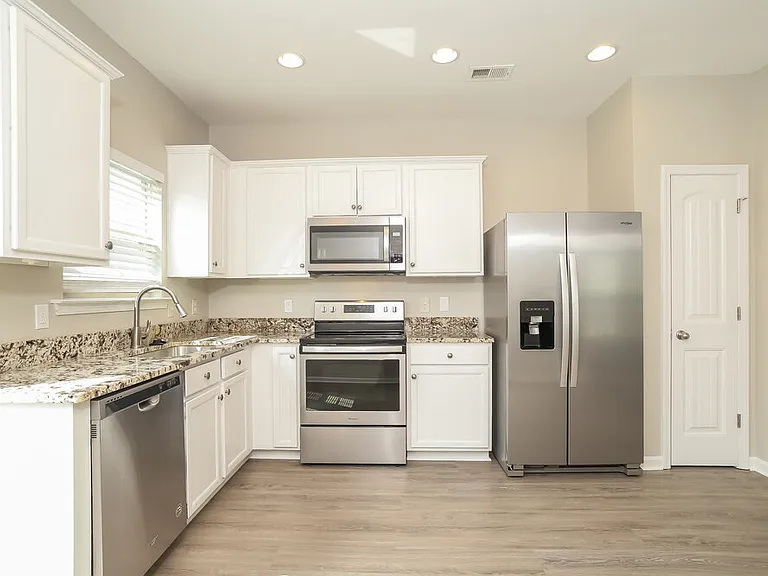 13 Samuel Way NW — Photo 6