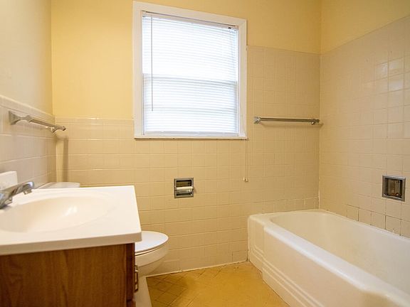1321-California-Street-bathroom1_01292025