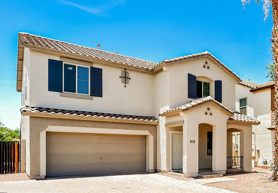 2016 S Swan Dr