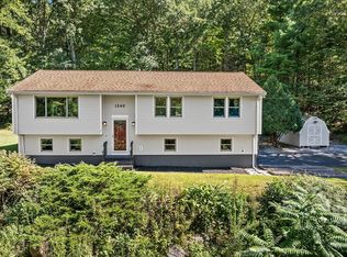 1340 Quaker St, Northbridge, MA 01534