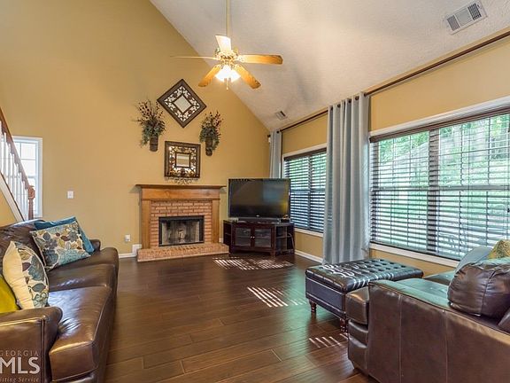 3rd image of 1749 Riverlanding Cir