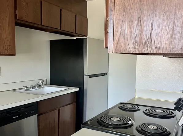 College Place Apartments, 441-459 SE 12th Ave #443, College Place, WA 99324