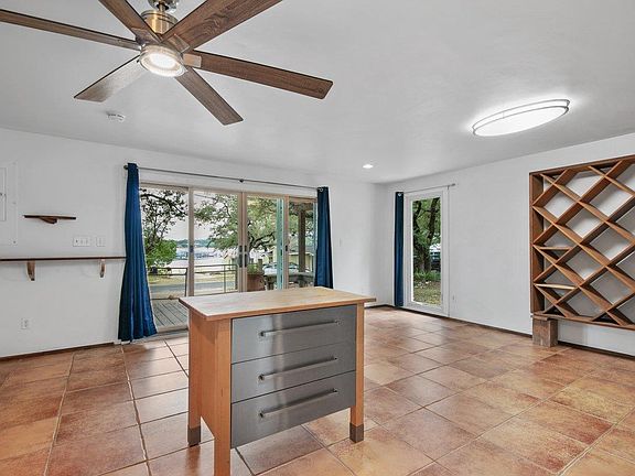 5th image of 1705 Blue Cat Ln