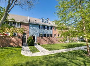 1183 Ivy Hill Dr, Mendota Heights, MN 55118