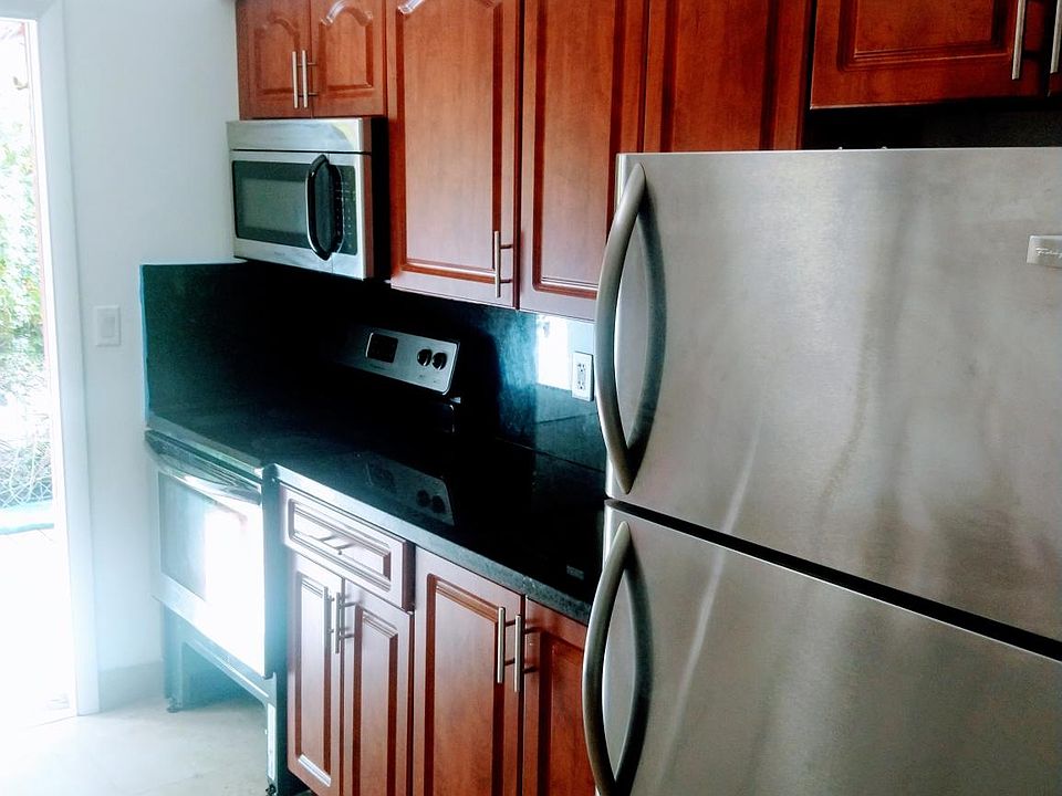 2nd image of 2725 SW 33rd Ct #2