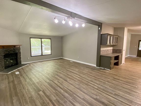 3rd image of 101 Blue Branch Ct
