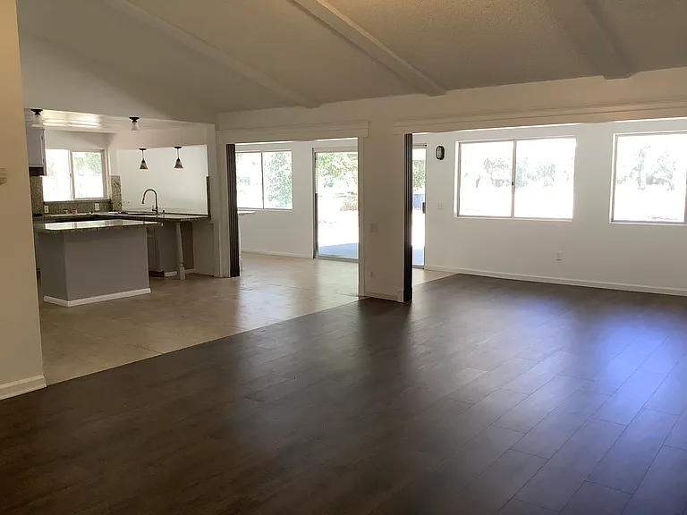 9130 Old Castle Rd — Photo 3