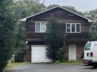 232 W Pulaski Rd, Huntington Station, NY 11746