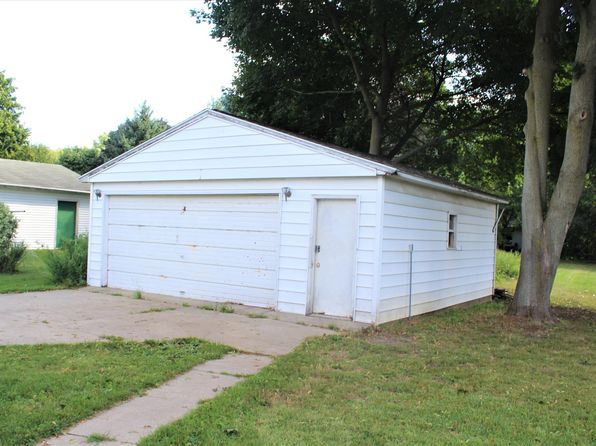 1322 Nichols Rd, Kalamazoo, MI 49006