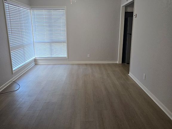 4th image of 515 Richardson St