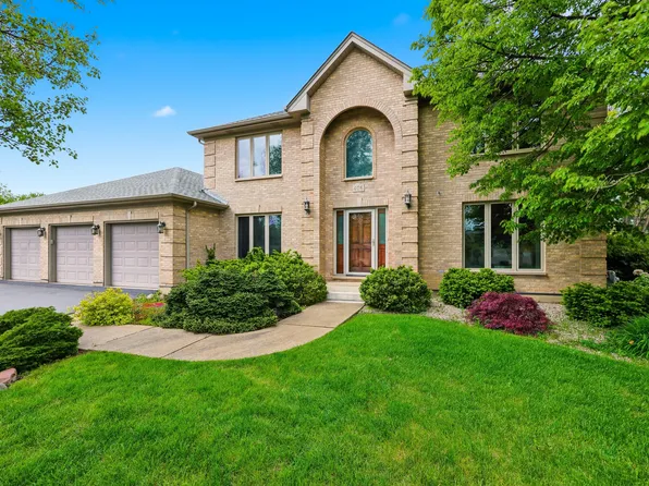 406 Woodview Dr, Prospect Heights, IL 60070