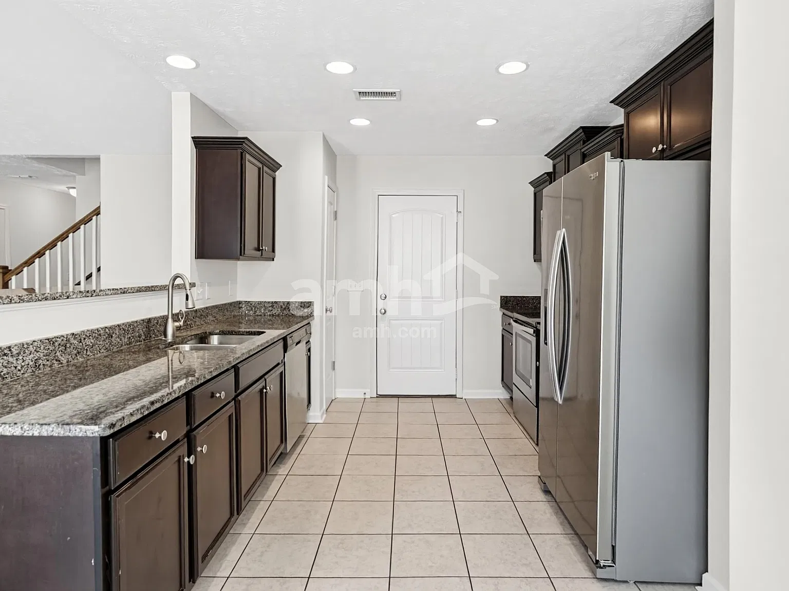 3 bed, 3.0 bath, 1896 sqft, $2,340 — Photo 3