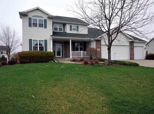 2046 Essex Dr, Sun Prairie, WI 53590