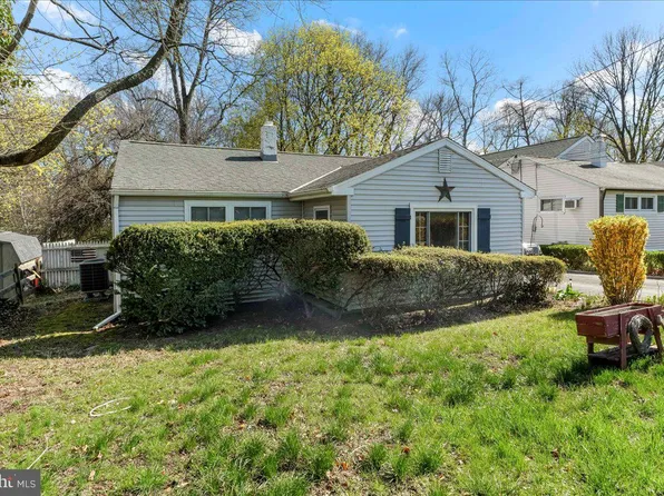 1817 Okiola Ave, Upper Chichester, PA 19061