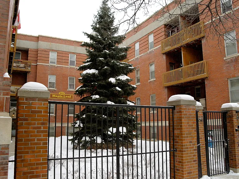 915 Corydon Ave #3B — Photo 9