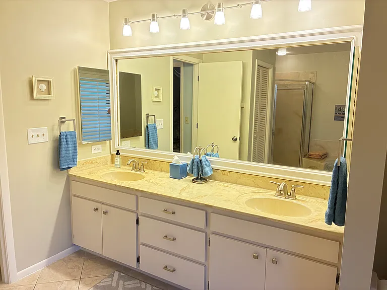 1319 Vermeer Dr — Photo 10